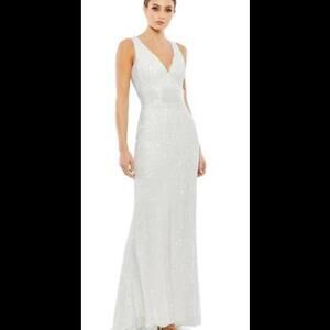 (6) NWT Mac Duggal SLEEVELESS V NECK GOWN MSRP $338, Sz 4